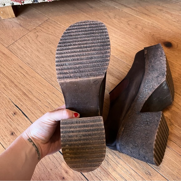 Sbicca Brown Leather Platform Mary Janes - Picture 4 of 5